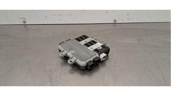 Gebrauchte WiFi Module Tesla Model X 75D Preis € 60,50 Mit Mehrwertsteuer angeboten von Autohandel Didier