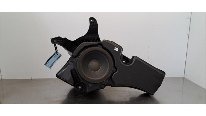 Używane Subwoofer Toyota bZ4X 71 kWh Cena € 399,30 Z VAT oferowane przez Autohandel Didier