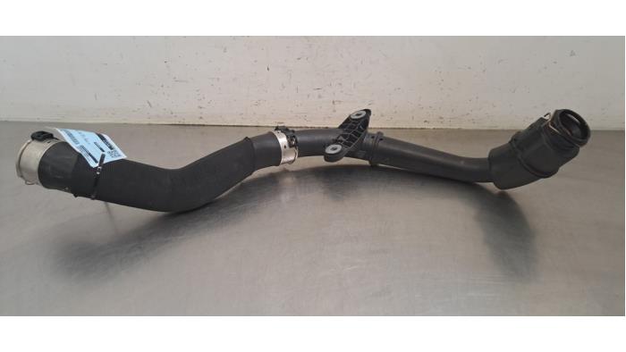 Usagé Tuyau intercooler Mercedes GLA (H247) 1.3 180 Turbo 16V Prix € 18,15 Prix TTC proposé par Autohandel Didier