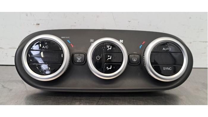 Usagé Commande chauffage Fiat 500X (334) 1.3 FireFly Turbo 150 16V Prix € 102,85 Prix TTC proposé par Autohandel Didier
