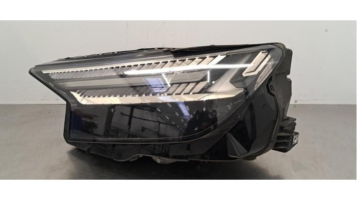 Używane Reflektor lewy Audi Q4 (F4B) 40 e-tron 77 kWh Cena € 998,25 Z VAT oferowane przez Autohandel Didier
