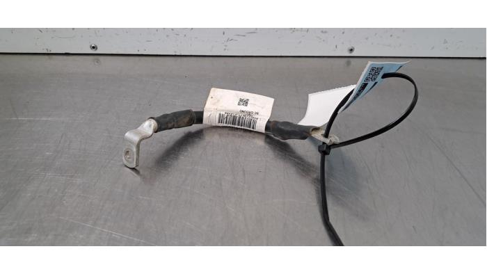 Używane Biegun akumulator Lynk &amp; Co 01 1.5 PHEV Cena € 24,20 Z VAT oferowane przez Autohandel Didier