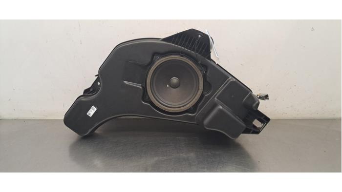 Begagnade Bashögtalare Lynk &amp; Co 01 1.5 PHEV Pris € 102,85 Inklusive moms erbjuds av Autohandel Didier