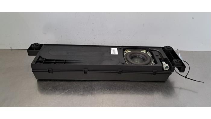 Używane Subwoofer Nissan Leaf (ZE1) 39/40kWh Cena € 199,65 Z VAT oferowane przez Autohandel Didier