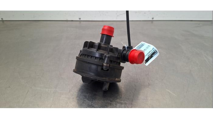 Begagnade Extra vattenpump Jeep Wrangler (JL) 2.0 4xe Plug-in Hybrid 16V Pris € 60,50 Inklusive moms erbjuds av Autohandel Didier