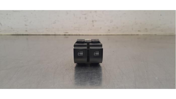 Usados Interruptor combinado de ventanillas Fiat Talento 2.0 EcoJet BiTurbo 170 Precio € 24,20 IVA incluido ofrecido por Autohandel Didier