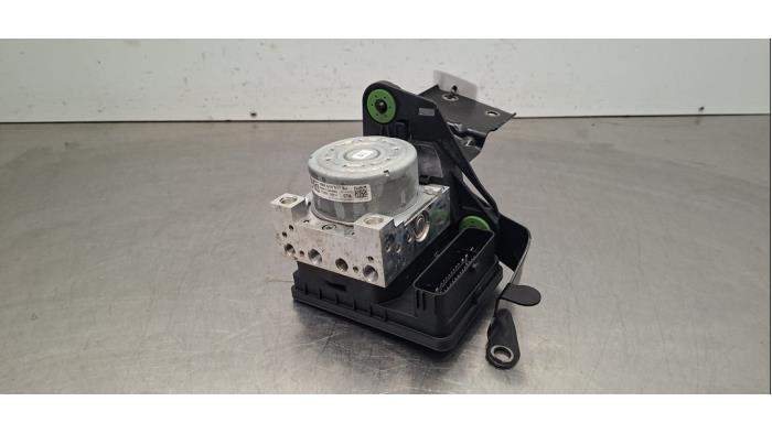 Begagnade ABS-pump Volkswagen Golf VIII (CD1) 2.0 GTI Clubsport 16V Pris € 133,10 Inklusive moms erbjuds av Autohandel Didier