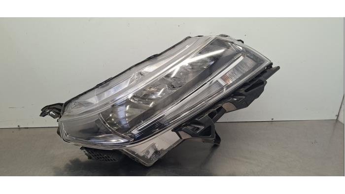 Używane Reflektor prawy Suzuki Vitara (LY/MY) Cena € 592,90 Z VAT oferowane przez Autohandel Didier