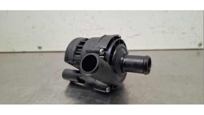 Begagnade Extra vattenpump Fiat Ducato (250) E-Ducato Pris € 36,30 Inklusive moms erbjuds av Autohandel Didier