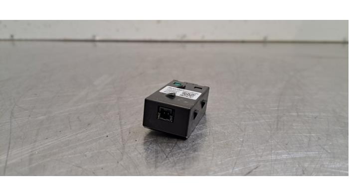 Begagnade USB-modul MG MG3 1.5 Hybrid+ Pris € 66,55 Inklusive moms erbjuds av Autohandel Didier