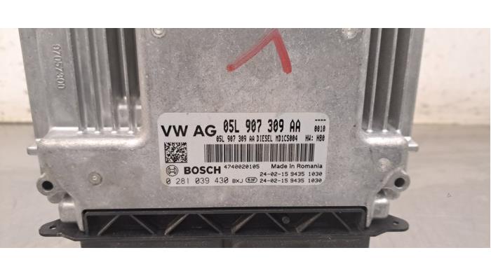 Engine management computer from a Volkswagen Golf VIII (CD1) 2.0 TDI BlueMotion 16V 2024