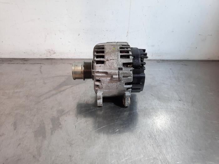 Begagnade Dynamo Skoda Fabia IV (PJ3) 1.0 TSI 12V Pris € 96,80 Inklusive moms erbjuds av Autohandel Didier