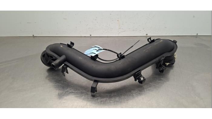 Gebrauchte Intercooler Rohr Seat Arona (KJX) 1.0 TSI 12V Preis € 24,20 Mit Mehrwertsteuer angeboten von Autohandel Didier
