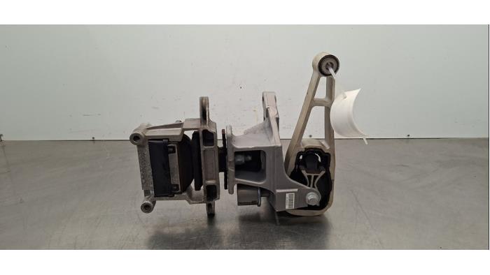 Used Engine mount Landrover Range Rover Evoque II (LZC/LZS/LZH) 2.0 D200 MHEV 16V AWD Price € 266,20 Inclusive VAT offered by Autohandel Didier