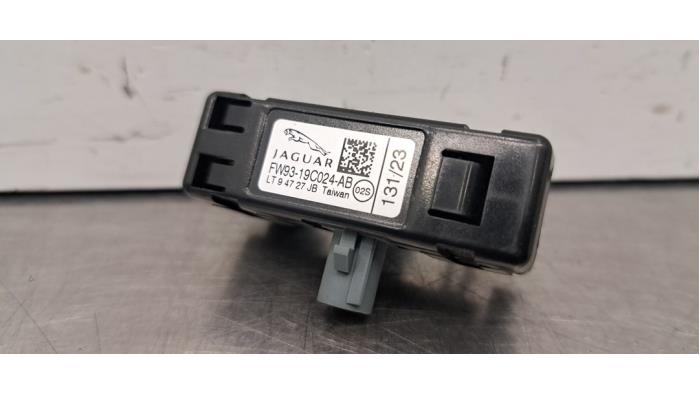 Używane Antena Bluetooth Landrover Range Rover Evoque II (LZC/LZS/LZH) 2.0 D200 MHEV 16V AWD Cena € 24,20 Z VAT oferowane przez Autohandel Didier