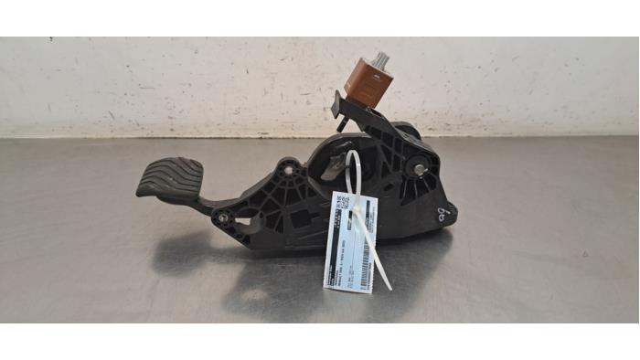 Używane Pedal hamulca Renault Megane E-Tech (RCB) 60 kWh Cena € 60,50 Z VAT oferowane przez Autohandel Didier