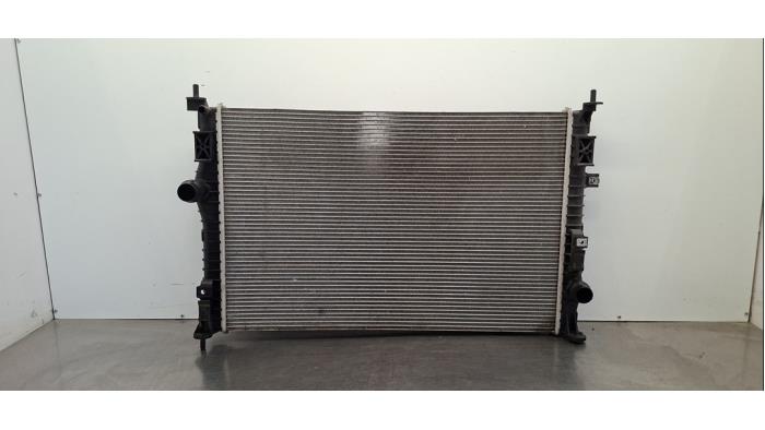 Usagé Radiateur Peugeot 3008 II (M4/MC/MJ/MR) 1.6 16V Hybrid4 Prix € 133,10 Prix TTC proposé par Autohandel Didier