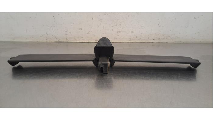Begagnade Lufttratt Tesla Model 3 Long Range AWD 75 kWh Pris € 36,30 Inklusive moms erbjuds av Autohandel Didier