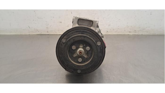 Usagé Pompe clim Opel Insignia Sports Tourer 1.5 CDTI 12V Prix € 296,45 Prix TTC proposé par Autohandel Didier