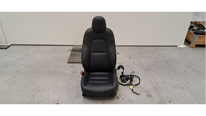Używane Fotel lewy Tesla Model 3 Long Range AWD 75 kWh Cena € 399,30 Z VAT oferowane przez Autohandel Didier