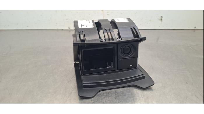 Begagnade Askkopp, bak Mercedes G (463) G 400 d 2.9 24V Pris € 30,25 Inklusive moms erbjuds av Autohandel Didier