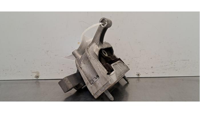 Usagé Support moteur Audi Q3 (8UB/8UG) 2.0 TDI 16V 150 Prix € 30,25 Prix TTC proposé par Autohandel Didier