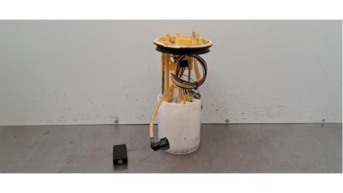 Usagé Pompe à carburant Audi Q3 (8UB/8UG) 2.0 TDI 16V 150 Prix € 66,55 Prix TTC proposé par Autohandel Didier