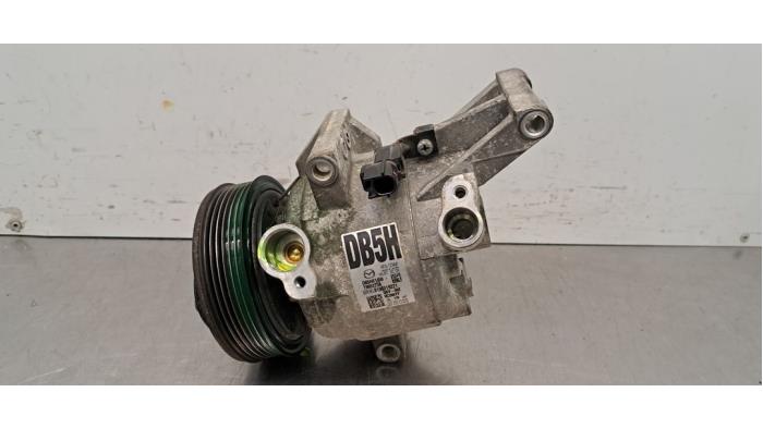 Usagé Pompe clim Mazda CX-3 (DJ/DK) 2.0 SkyActiv-G 121 Prix € 102,85 Prix TTC proposé par Autohandel Didier