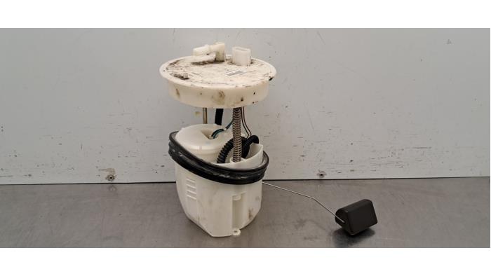 Usagé Pompe à carburant Mazda CX-3 (DJ/DK) 2.0 SkyActiv-G 121 Prix € 102,85 Prix TTC proposé par Autohandel Didier
