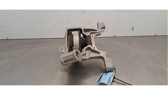 Usagé Support moteur Mazda CX-3 (DJ/DK) 2.0 SkyActiv-G 121 Prix € 48,40 Prix TTC proposé par Autohandel Didier