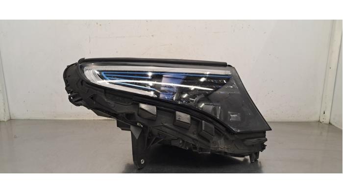 Używane Reflektor prawy Mercedes EQC (N293) 400 4-Matic 80 kWh Cena € 1.210,00 Z VAT oferowane przez Autohandel Didier