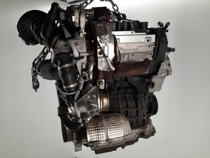 Motor van een Audi Cabrio (B4) 2.6 E 2021