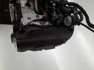 Motor van een Audi Cabrio (B4) 2.6 E 2021