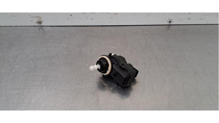 Używane Silnik reflektora Dacia Jogger 1.0 TCe 110 12V Cena € 24,20 Z VAT oferowane przez Autohandel Didier