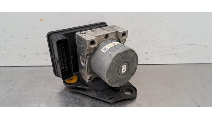 Begagnade ABS-pump Audi Q3 (F3B) 1.5 35 TFSI 16V Pris € 296,45 Inklusive moms erbjuds av Autohandel Didier