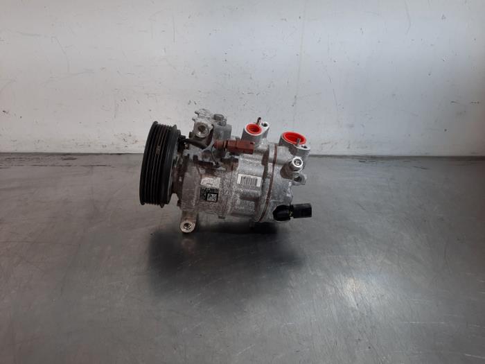 Usagé Compresseur de clim Audi Cabrio (B4) 2.6 E Prix € 102,85 Prix TTC proposé par Autohandel Didier