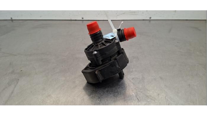 Begagnade Extra vattenpump Opel Frontera (OV24) 1.2 Hybrid 100 Pris € 48,40 Inklusive moms erbjuds av Autohandel Didier