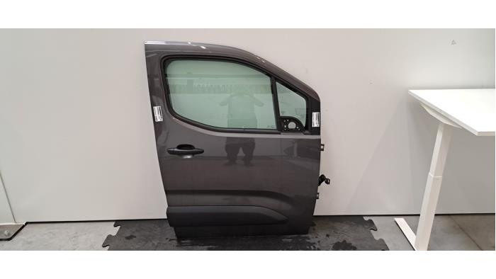 Begagnade Framdörr, 4-dörrars, höger Peugeot Partner (EA//EF/EN/EU) 1.5 BlueHDi 100 Pris € 532,40 Inklusive moms erbjuds av Autohandel Didier