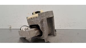 Engine mount from a Volkswagen Polo VI (AW1) 1.0 TSI 12V 2021