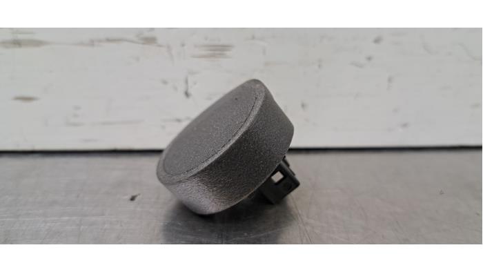 Używane Keyless Entry-Antena Peugeot 308 (F3/FB/FH/FM/FP) 1.2 12V PureTech 130 Cena € 12,10 Z VAT oferowane przez Autohandel Didier