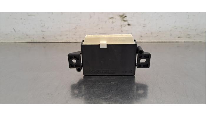 Module PDC Renault Master III (FV), 2010 2.3 Energy dCi 180 Twin Turbo 16V FWD, Camionnette , Diesel, 2.298cc, 132kW (179pk), FWD, M9T716; M9TF7; M9T726; M9TG7, 2019-07 / 2024-12 (Occasion)