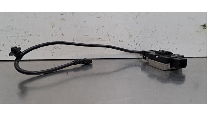 Używane Wtyczka USB Skoda Kamiq 1.0 TSI 12V Cena € 18,15 Z VAT oferowane przez Autohandel Didier