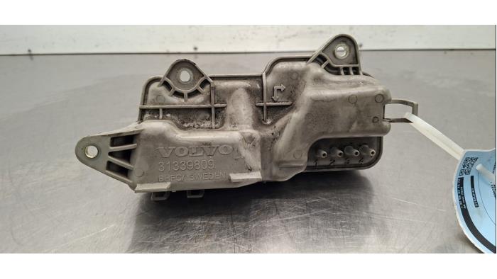 Begagnade PCV-ventil Volvo V40 (MV) 2.0 D2 16V Pris € 36,30 Inklusive moms erbjuds av Autohandel Didier