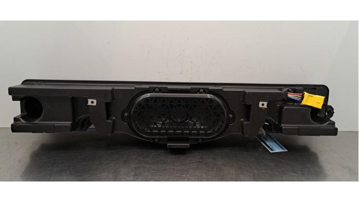 Gebrauchte Subwoofer Peugeot 3008 III e-3008 210 73 kWh Preis € 133,10 Mit Mehrwertsteuer angeboten von Autohandel Didier