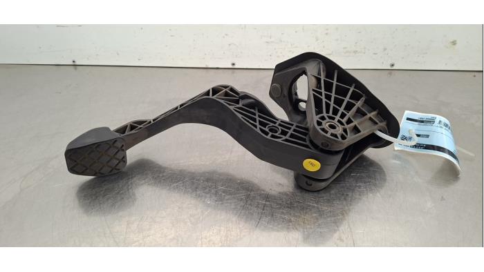 Begagnade Kopplingspedal Audi A1 (8X1/8XK) 1.6 TDI 16V Pris € 36,30 Inklusive moms erbjuds av Autohandel Didier