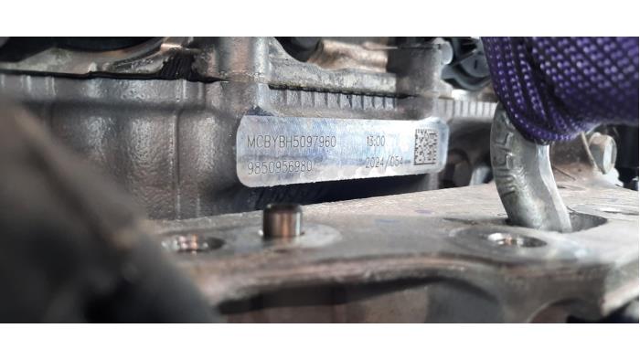 Engine from a Peugeot 2008 (UD/UK/UR/US/UX) 1.2 Hybrid 136 2024