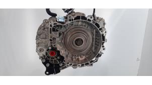 Getriebe van een Peugeot 2008 (UD/UK/UR/US/UX) 1.2 Hybrid 136 2024