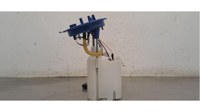 Usagé Pompe d'injection Volkswagen Polo VI (AW1) 1.0 TSI 12V Prix € 96,80 Prix TTC proposé par Autohandel Didier