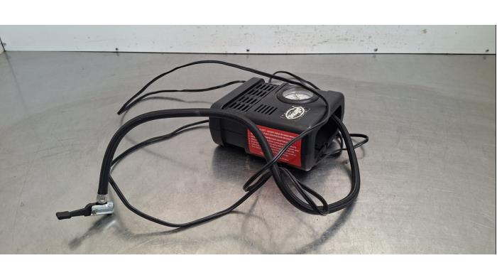 Begagnade Däckpump Toyota Avensis (T27) 1.8 16V VVT-i Pris € 30,25 Inklusive moms erbjuds av Autohandel Didier