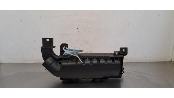 Begagnade Luftfilterhus Opel Crossland (X) 1.2 Turbo 12V Euro 6 Pris € 60,50 Inklusive moms erbjuds av Autohandel Didier